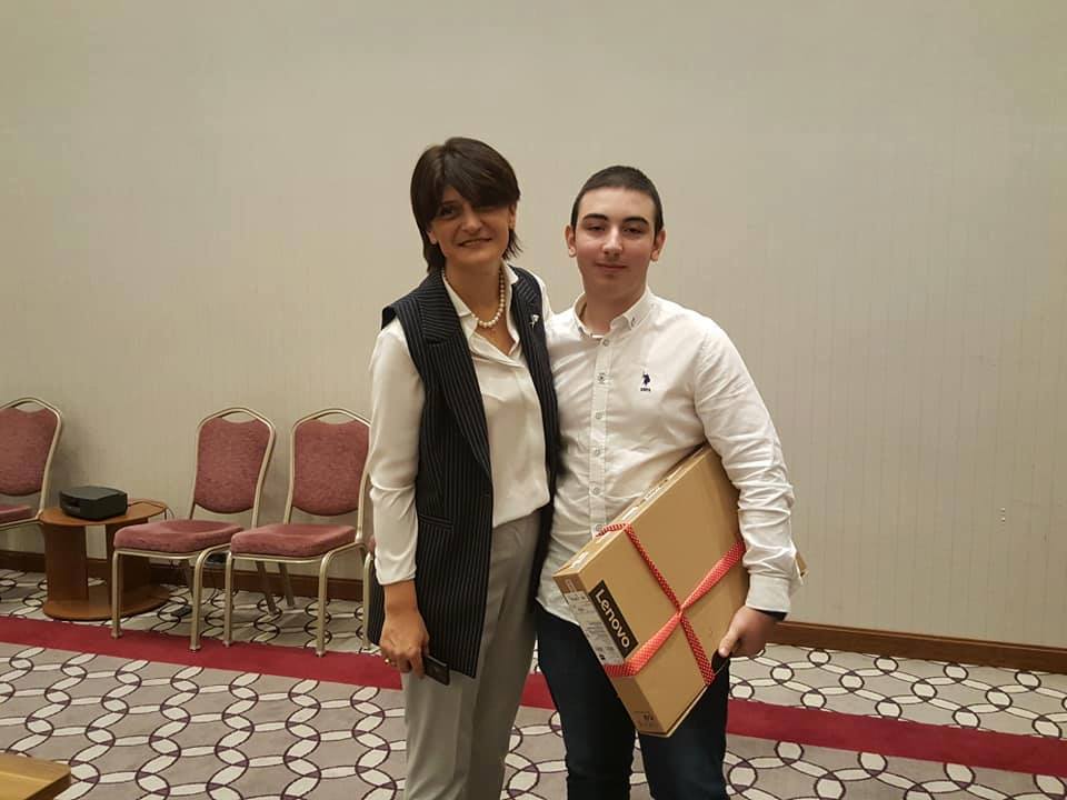 კონკურსებსა და ოლიმპიადაში გამარჯვებულები დააჯილდოეს