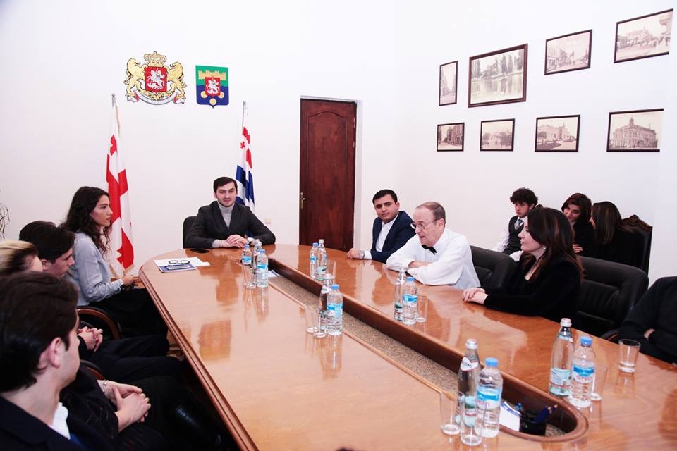 თორნიკე რიჟვაძე გაეროში აკრედიტებული არასამთავრობო ორგანიზაციის ხელმძღვანელებს შეხვდა