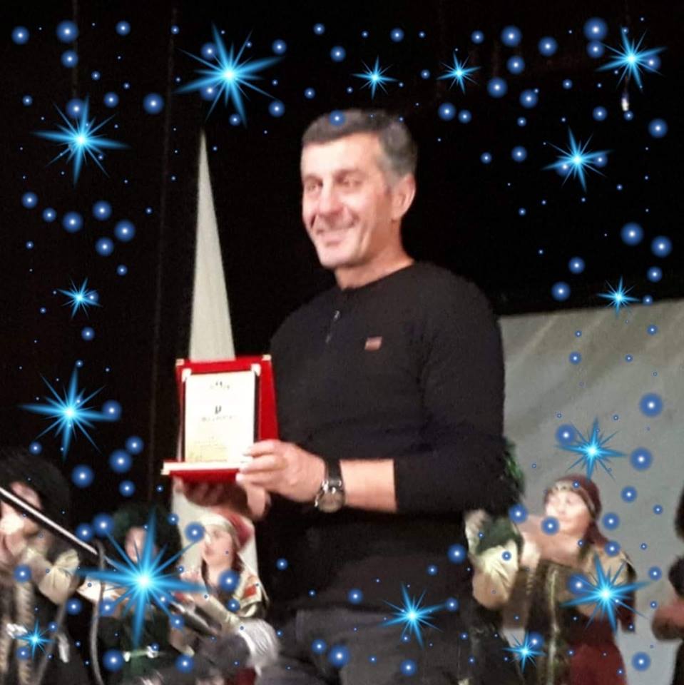 << ისეთ ჩინოვნიკებთანაც მქონდა ურთიერთობა, რომლებიც ერთმანეთისგან << განდაგანის >> და << ხორუმის >> ილეთებს ვერ არჩევდნენ >>