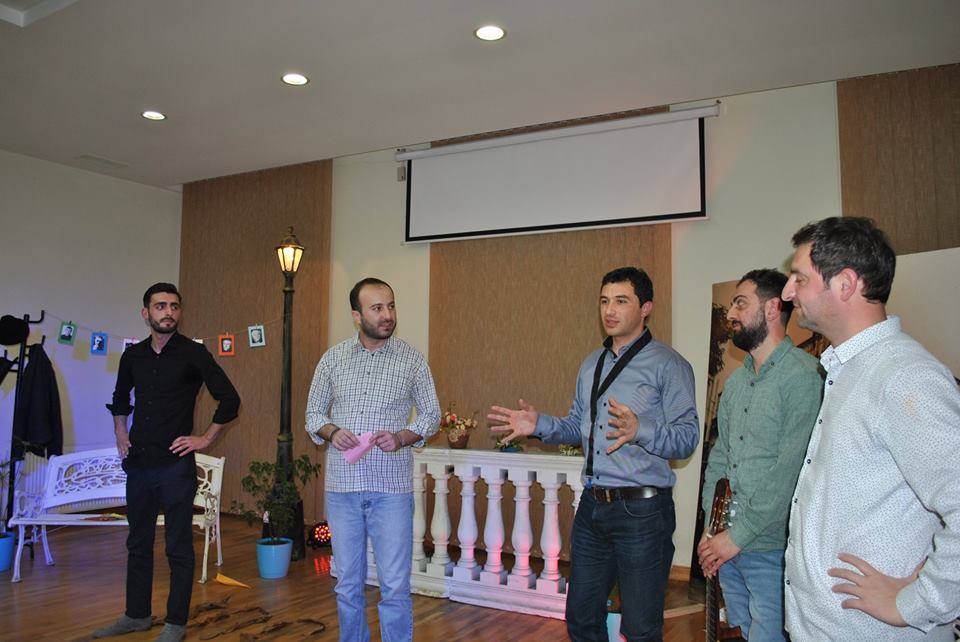 ,, შენ ხარ ოთახში ჰაერზე მეტი “