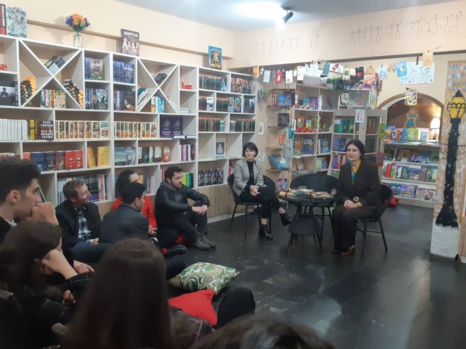 რომელი ხუთი წიგნის წაკითხვას გვირჩევს გამომცემელი?