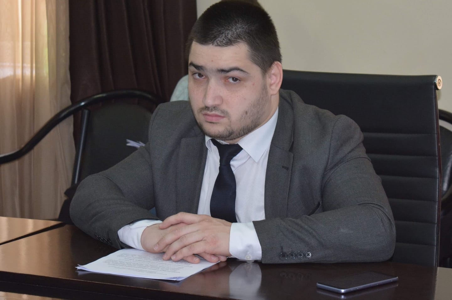 მასზე ამბობენ, მკაცრია, თავისებური, მაგრამ ობიექტურიო