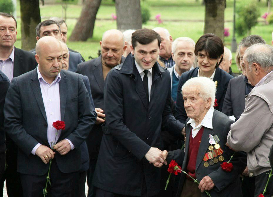 ვასილი ტოცკი: ომის დასრულება ტყვიის სროლით 8 მაისს, გამთენიისას აღნიშნეთ