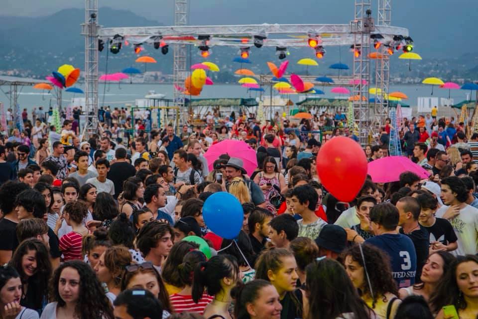 ზაფხულის ტურისტული სეზონი ოფიციალურად გაიხსნა
