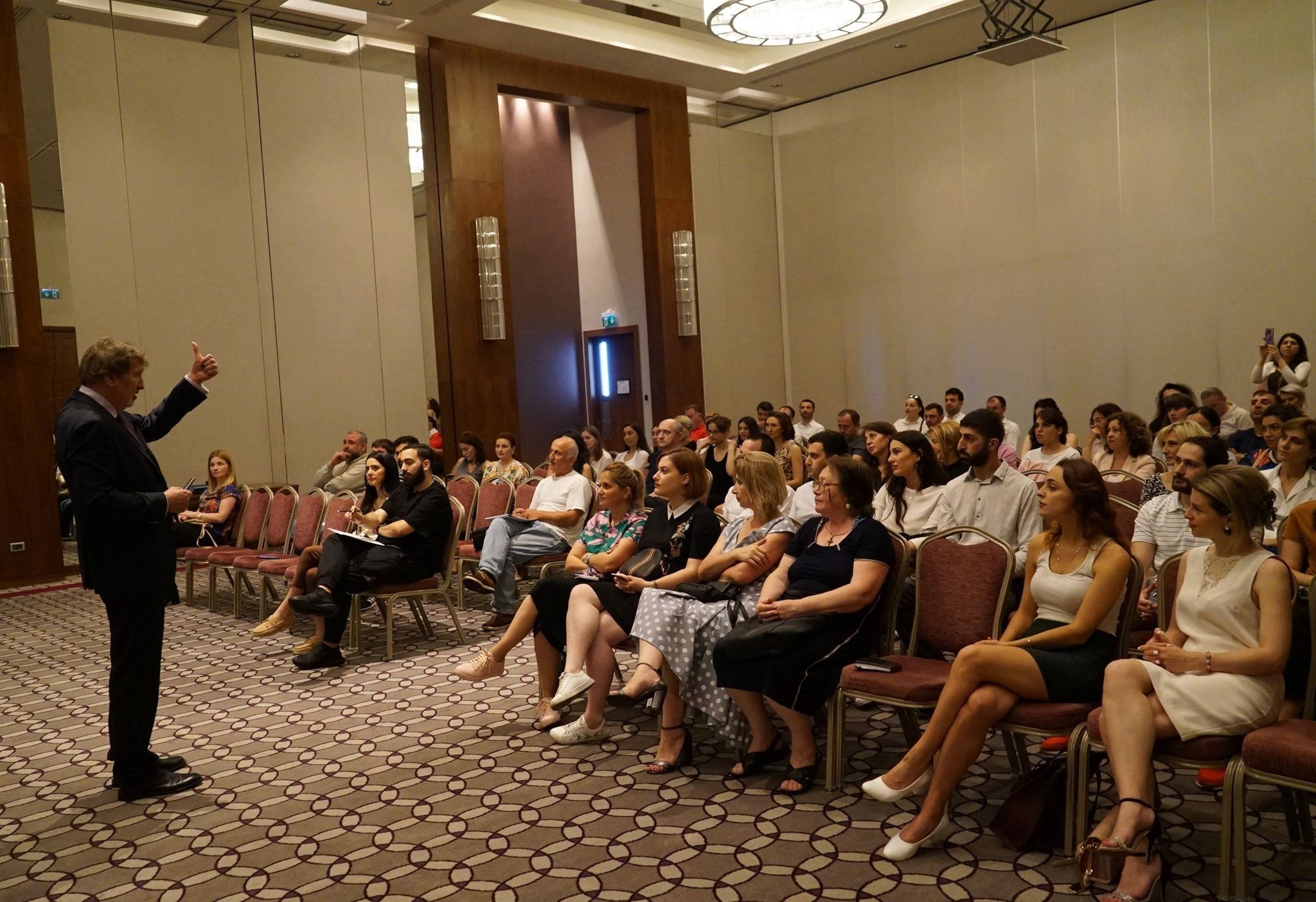 ,,როგორ შევქმნათ 5-ვარსკვლავიანი გაყიდვების და კომუნიკაციების სისტემა?