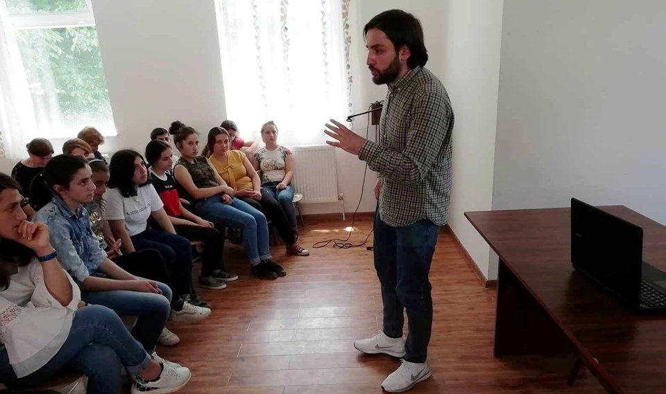 ,,ნაადრევი ქორწინება – ოჯახის არამდგრადობის საფუძველი”