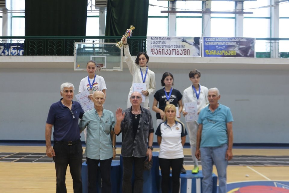 ზაურ თავაძის მემორიალი