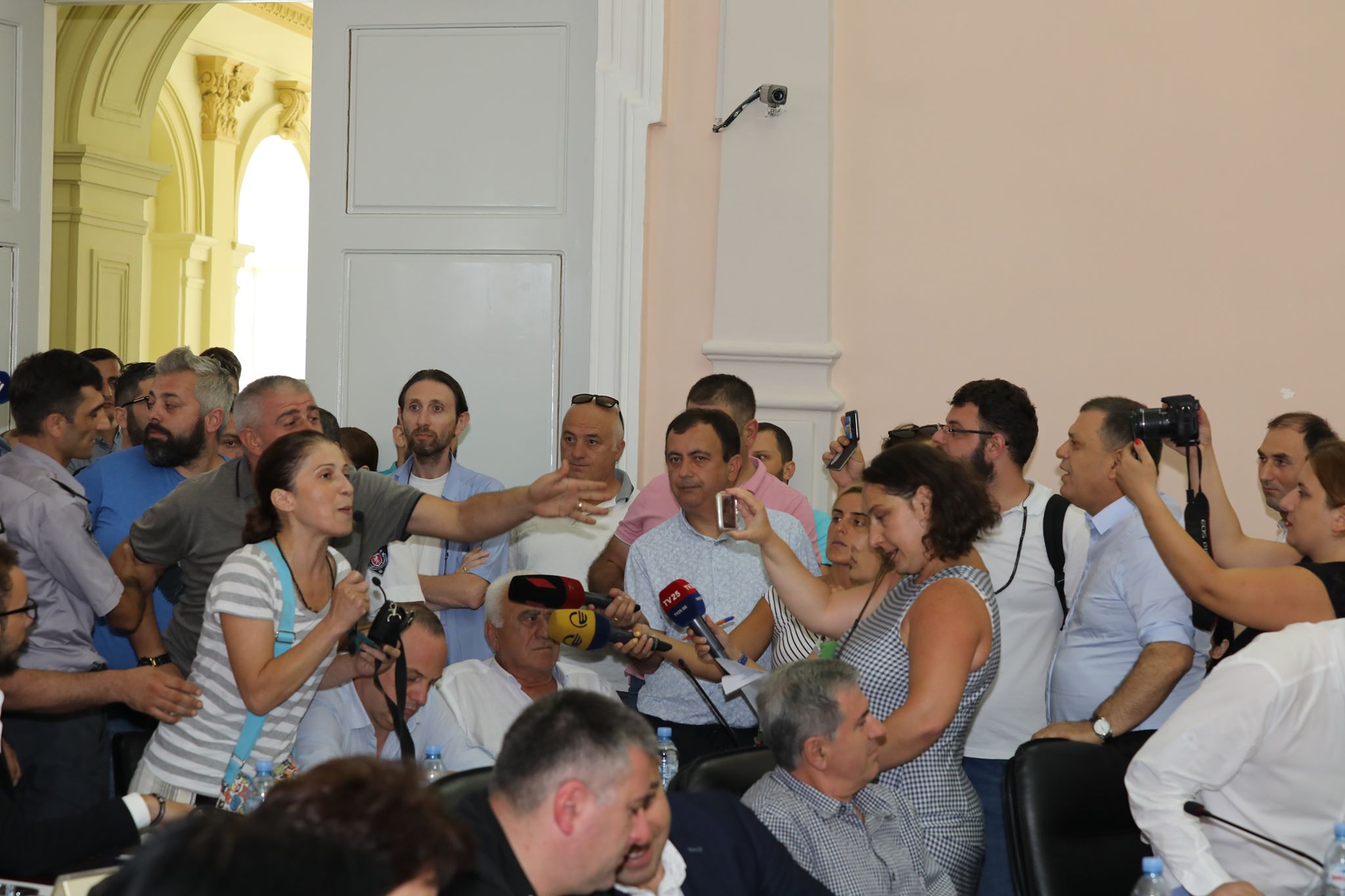 საკრებულომ ,,ბათუმი რივიერას” განაშენიანების რეგულირების გეგმა დაამტკიცა, პროტესტი კი გრძელდება