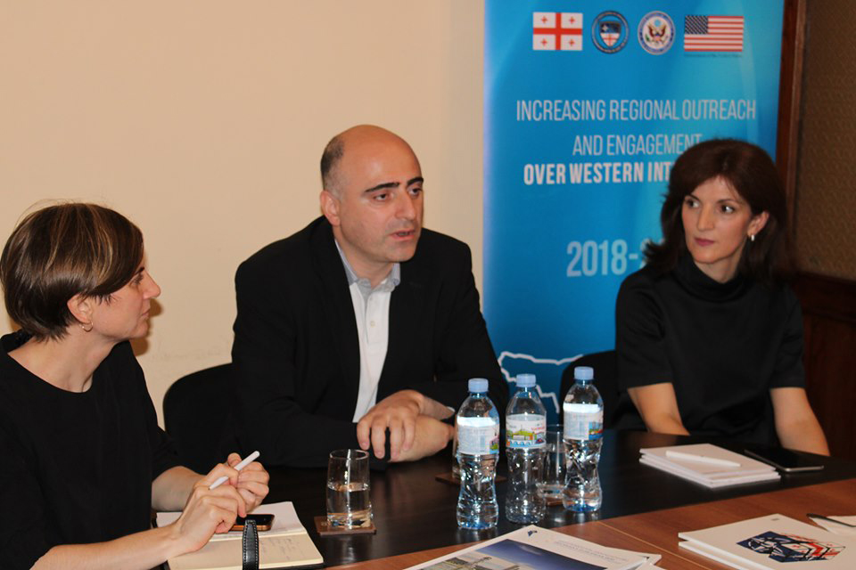 შეხვედრა მედიისა და არასამთავრობო სექტორის წარმომადგენლებთან