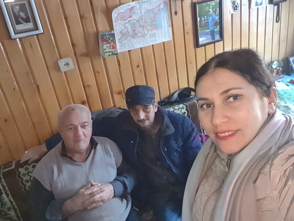 ამაგდარ რეჟისორს ოჯახში ესტუმრნენ