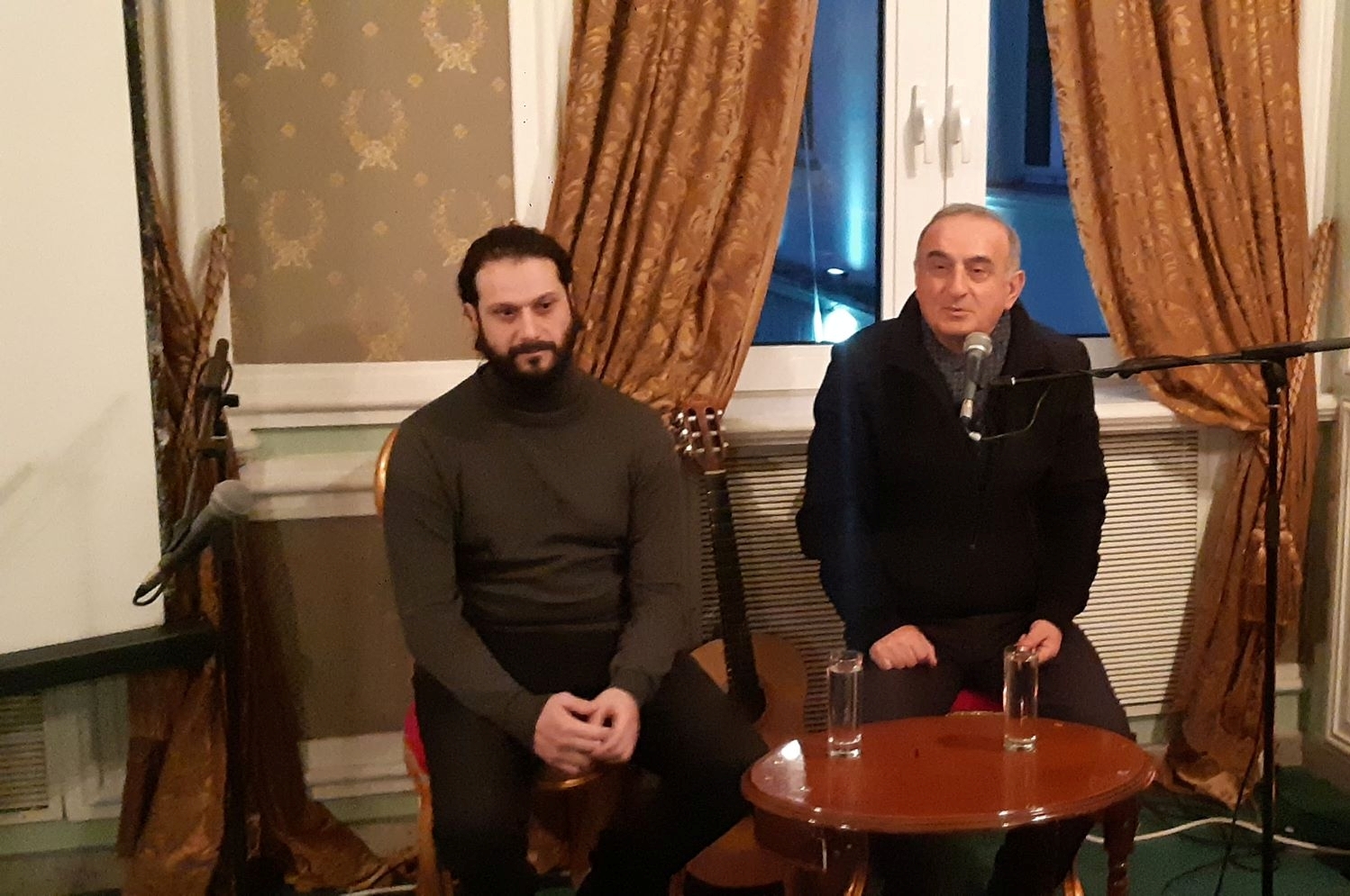 ბიჭი, რომელიც უხდება ქალაქს