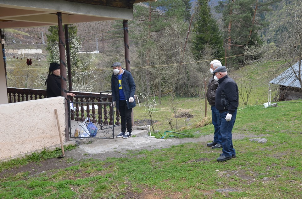 სასურსათო კალათები აჭარის მთიანეთის 3000-ზე მეტ ოჯახს დაურიგდა