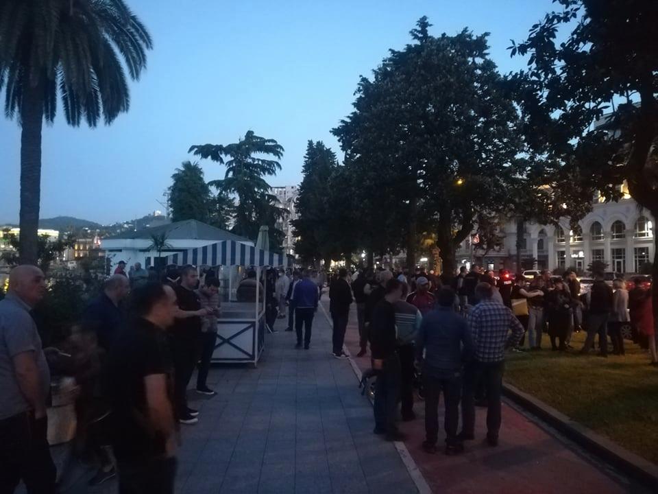 თუ სპორტსმენებს არ გაათავისუფლებენ, აქციის მონაწილეების თქმით, ისინი პროტესტს გააგრძელებენ