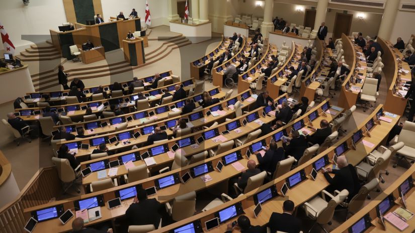 117 მომხრე, 3 წინააღმდეგი – საკონსტიტუციო ცვლილებები დამტკიცებულია