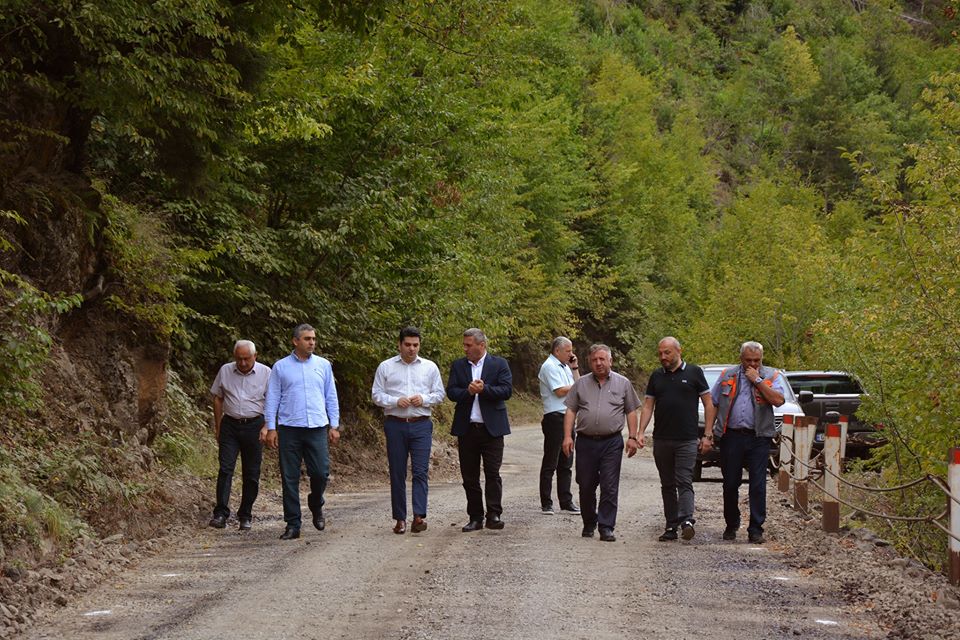 ასფალტს აგებენ