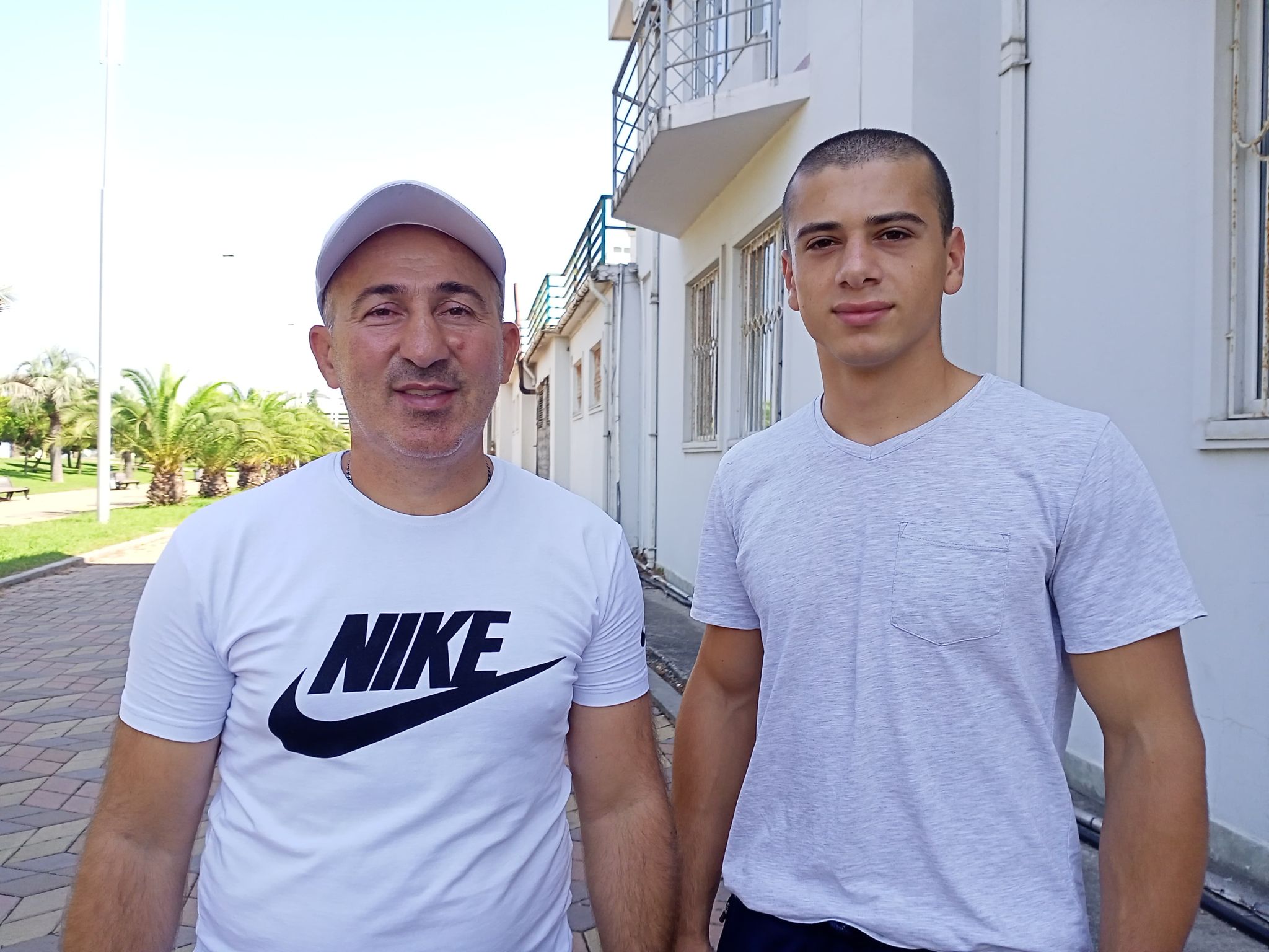 მოკრივეები ღია ცის ქვეშ ვარჯიშობენ