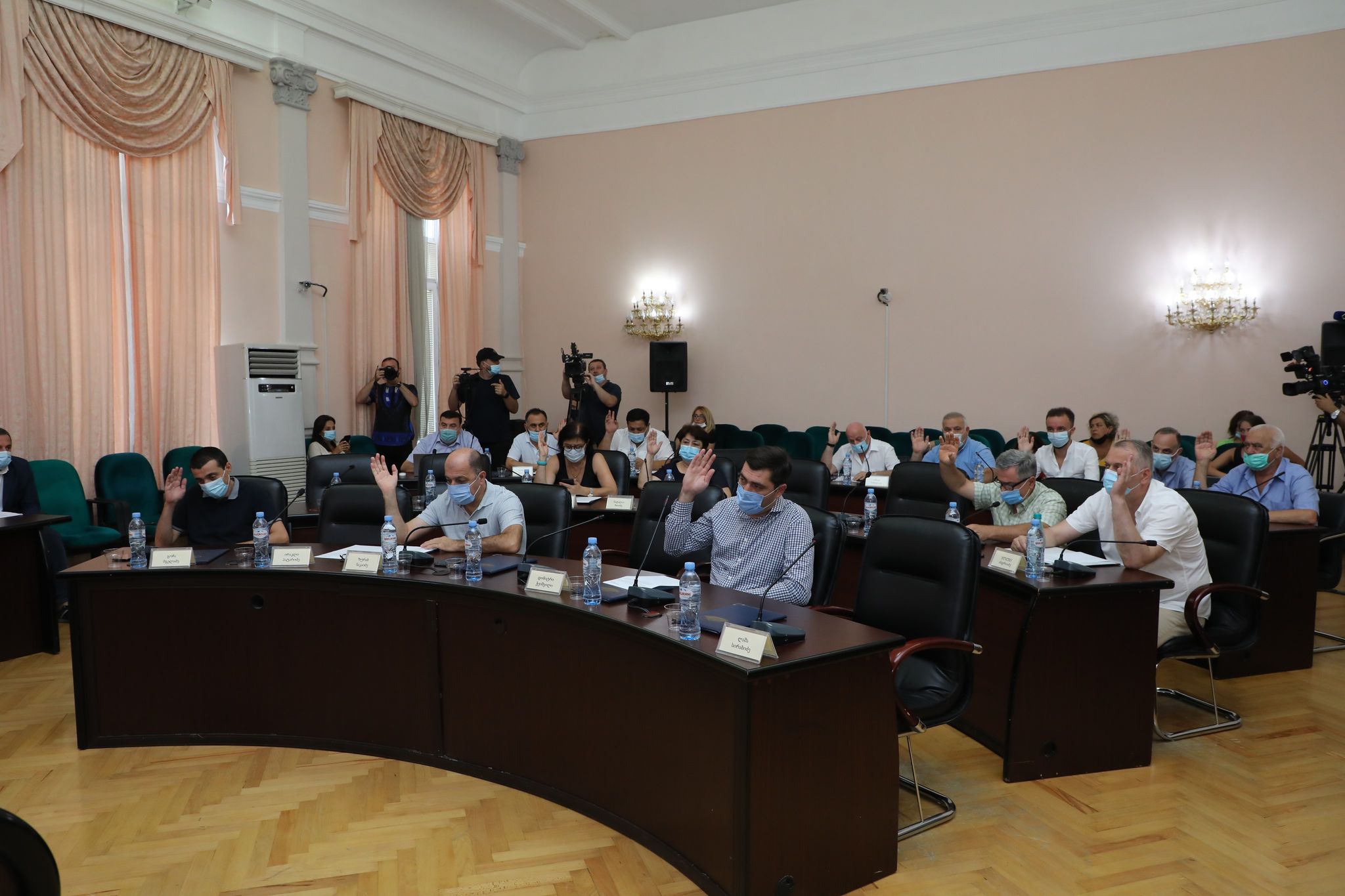 არჩილ ჩიქოვანი: მათ რომ სძინავთ, ჩვენ საქმეს ვაკეთებთ