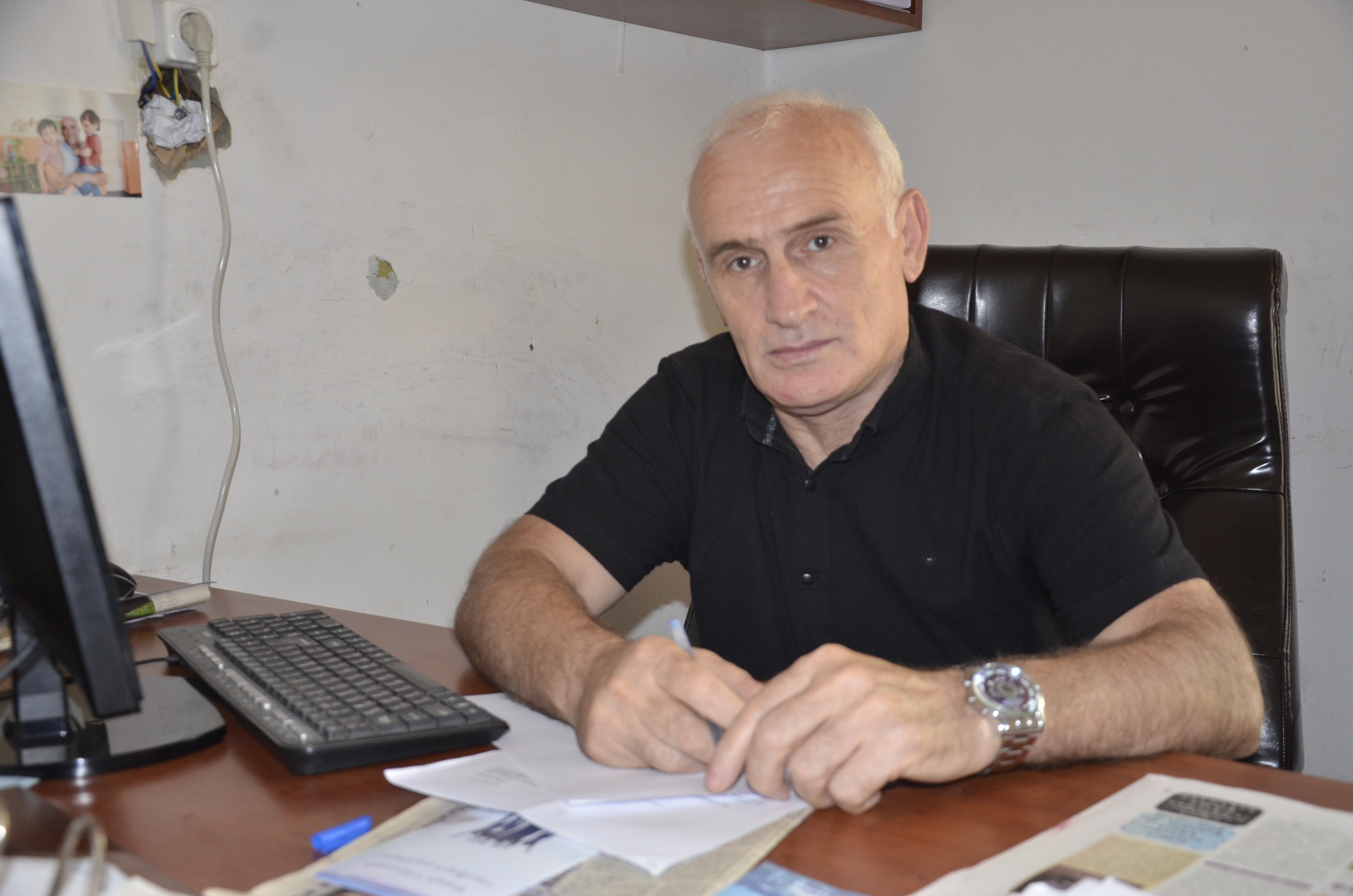 << თვალით ვიხილე და გონებით გადავხარშე >>