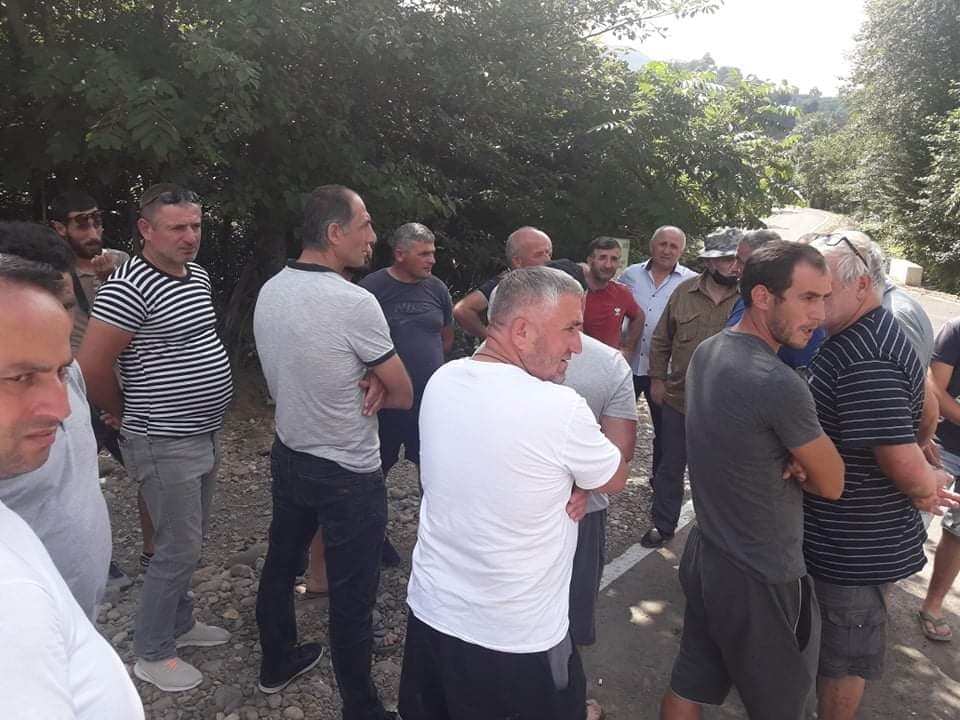 რა პრობლემების მოგვარებას ითხოვს ქობულეთის ორი სოფლის მოსახლეობა?