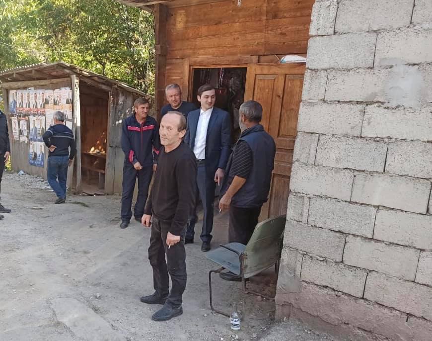 თორნიკე რიჟვაძე: დაახლოებით, 5 კრიმინალური წარსულის მქონე ადამიანი ცდილობდა ჩემთვის ხელი შეეშალა, მაგრამ ისინი ვერასოდეს შემიშლიან ხელს ვერც მე და ვერც ჩემს პოლიტიკურ გუნდს