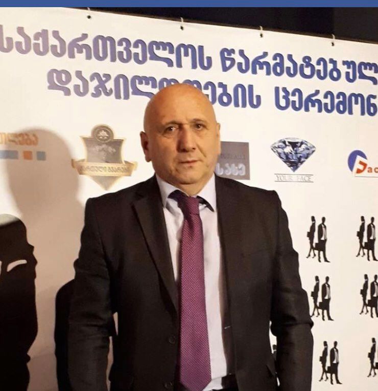 „მოვუწოდებ სხვა პარტიებს, შევიდნენ პარლამენტში, პროპორციულად გადაინაწილონ „ნაციონალური მოძრაობის“ მანდატები და გაზრდილი რაოდენობით წარმოადგინონ საკუთარი დეპუტაცია.“