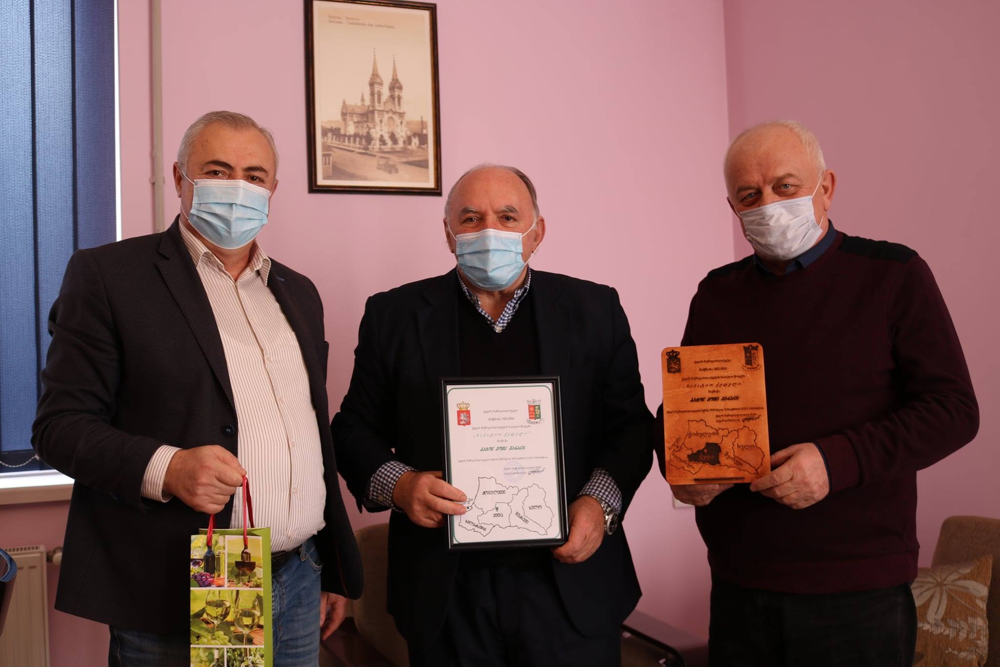 ათწლეულები – თანამემამულეთა ჯანდაცვის სამსახურში