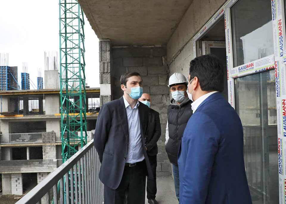 ,,ოცნების ქალაქში” სამი 12-სართულიანი სახლის მშენებლობა სრულდება