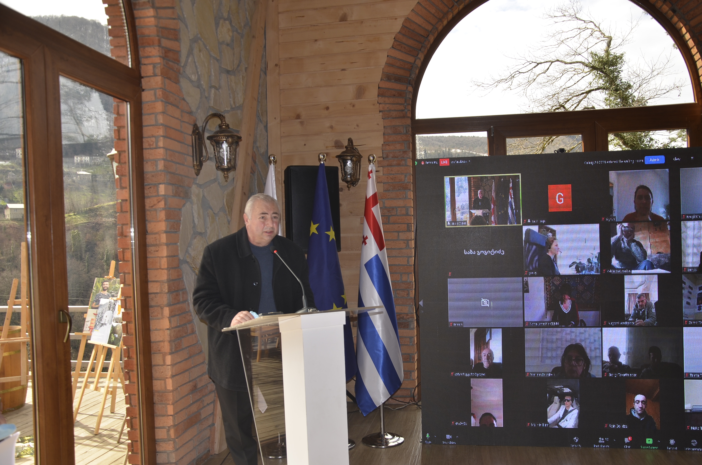 დეპუტატებმა მერის საქმიანობა შეაფასეს