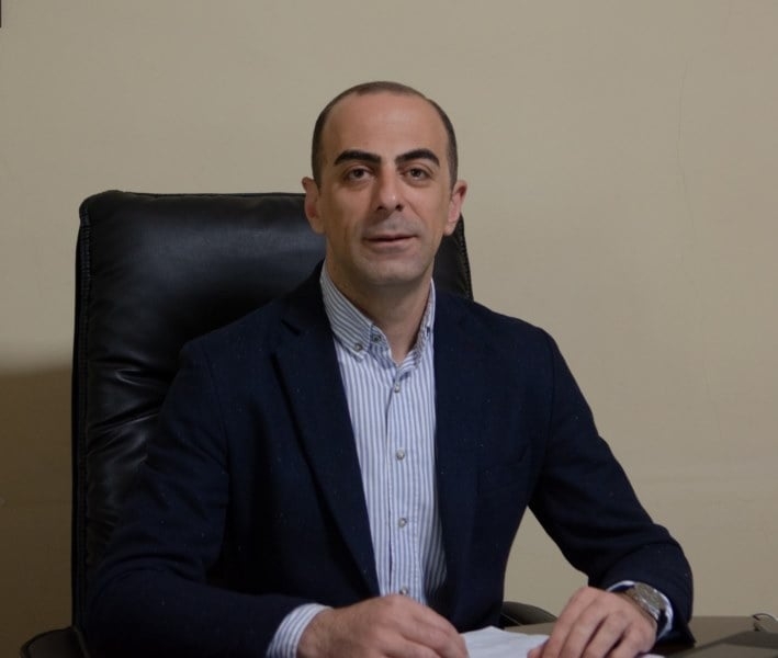 რის საფუძველზე გაათავისუფლეს თანამდებობიდან ბათუმის ბულვარის ადმინისტრაციის დირექტორი?