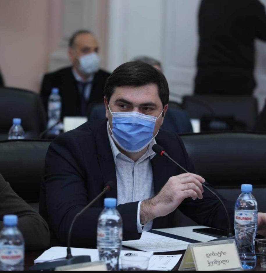 დიმიტრი ჭეიშვილმა უმრავლესობა დატოვა
