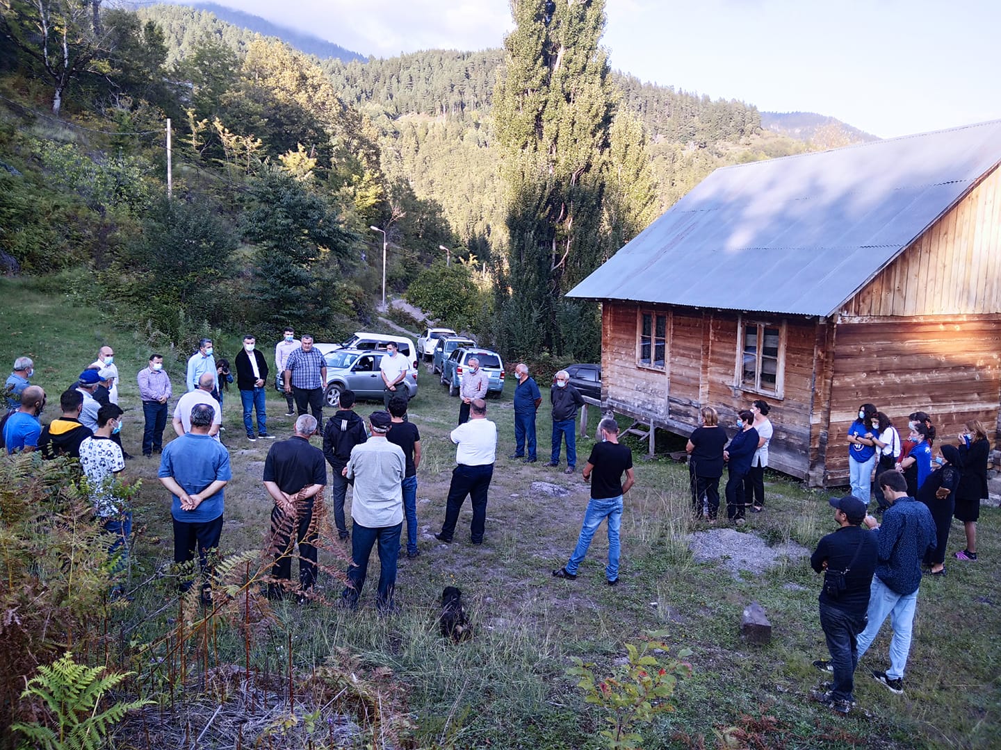 ამომრჩეველი ითხოვს, კანდიდატები ჰპირდებიან