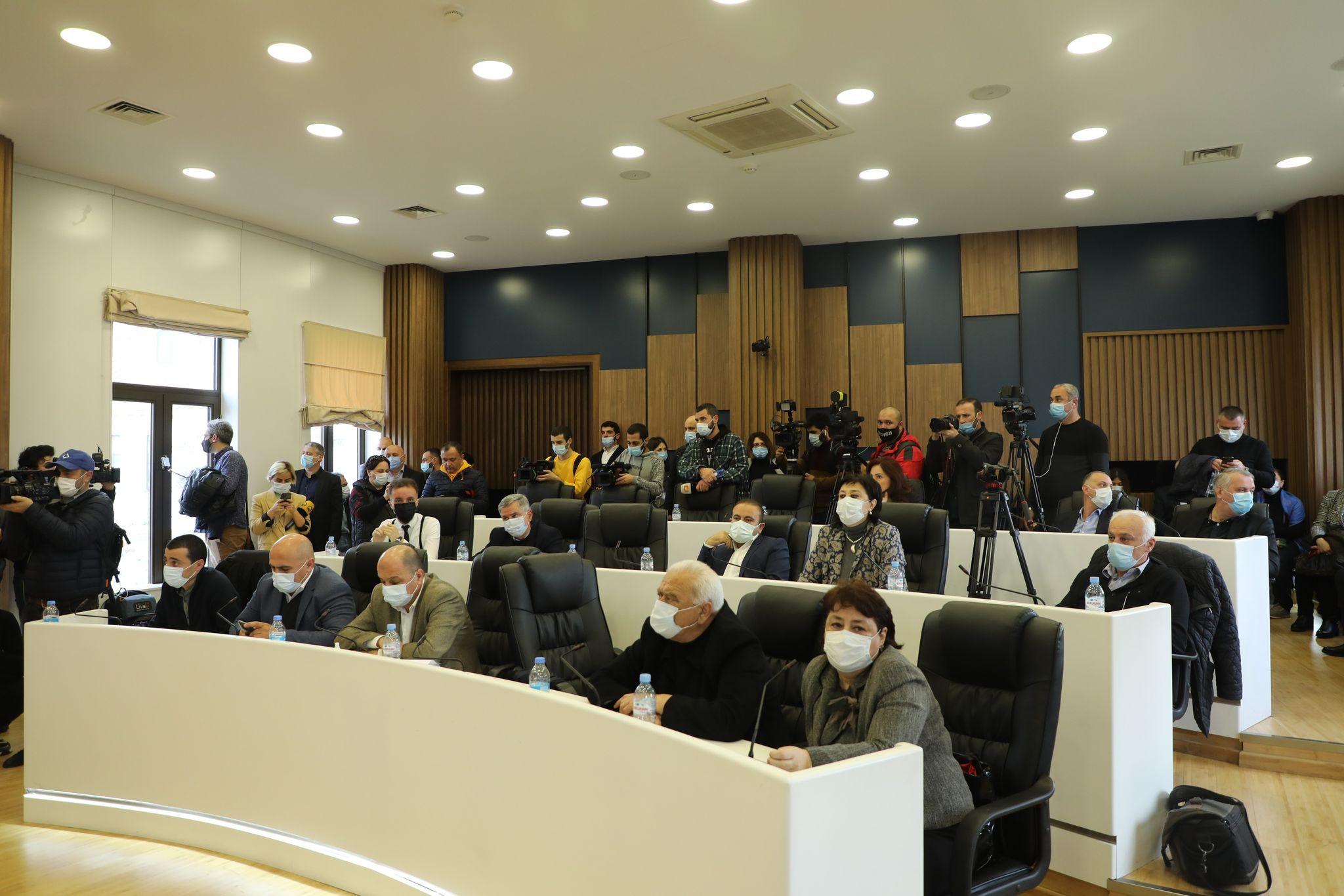 ბიუჯეტის დამტკიცება – მწვავე პროტესტის ფონზე