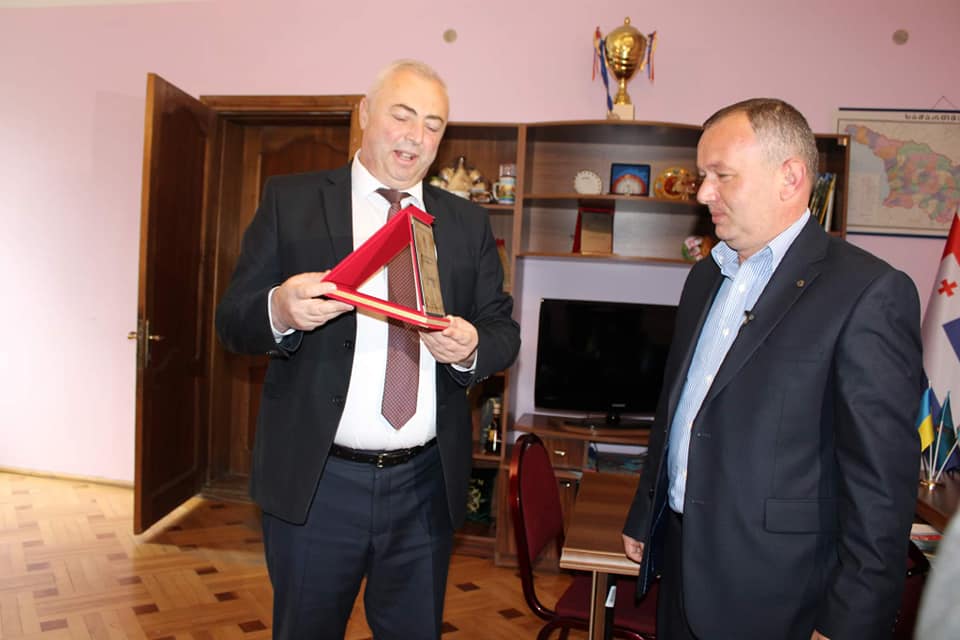არჩეული მერები მუშაობას შეუდგნენ