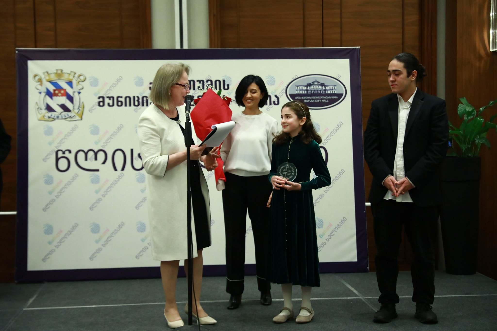 ,,წლის ხელოვანებად” მაგდანა მათითაიშვილი და გურამ ფუტკარაძე დასახელდნენ
