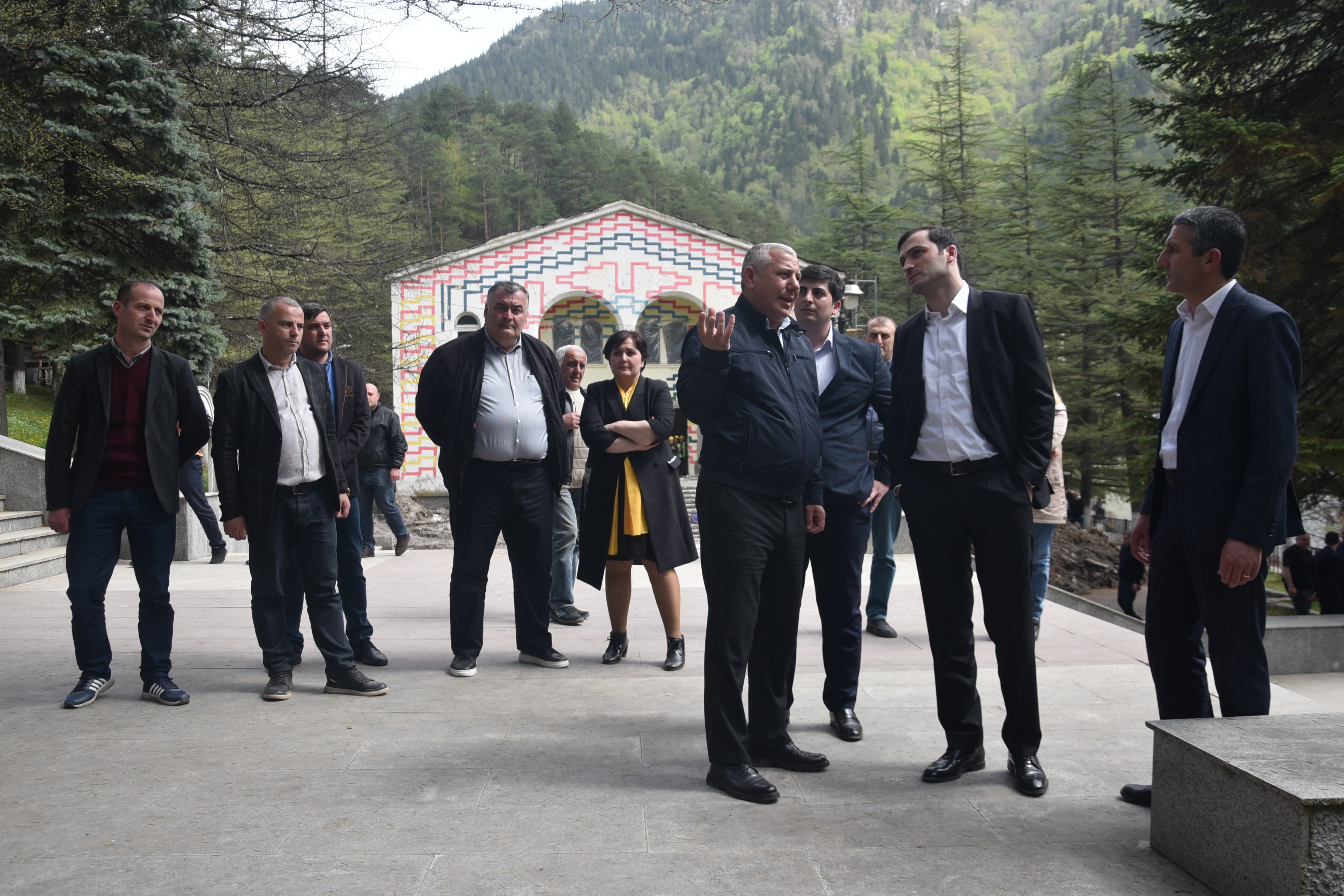 ორი მნიშვნელოვანი ობიექტის რეკონსტრუქცია