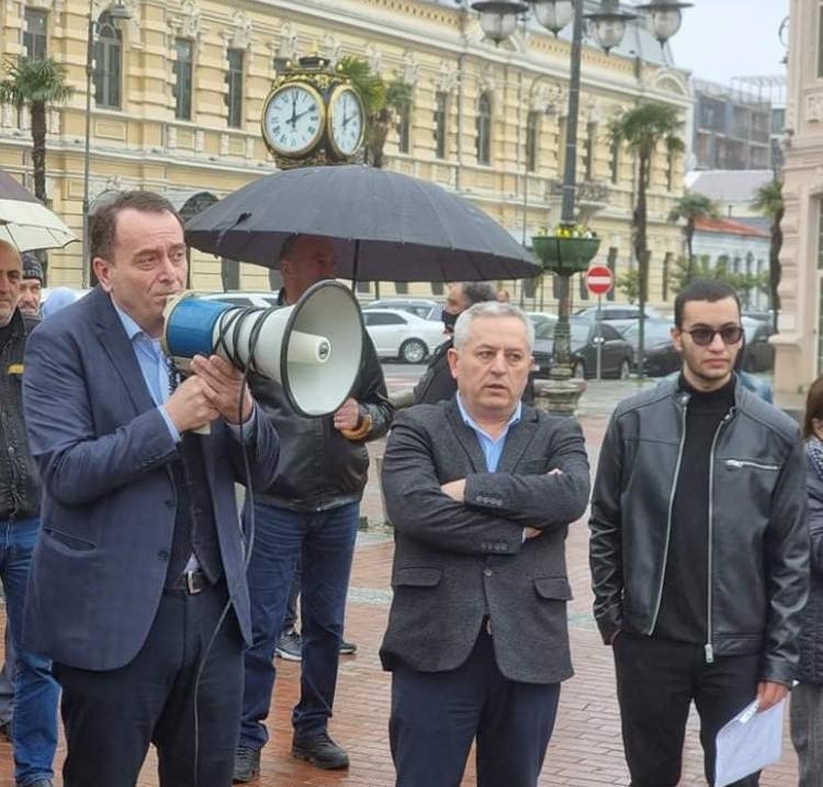 უმნიშვნელოვანესია დასაქმებულთა შრომითი პირობები, შრომის ღირსეული ანაზღაურება