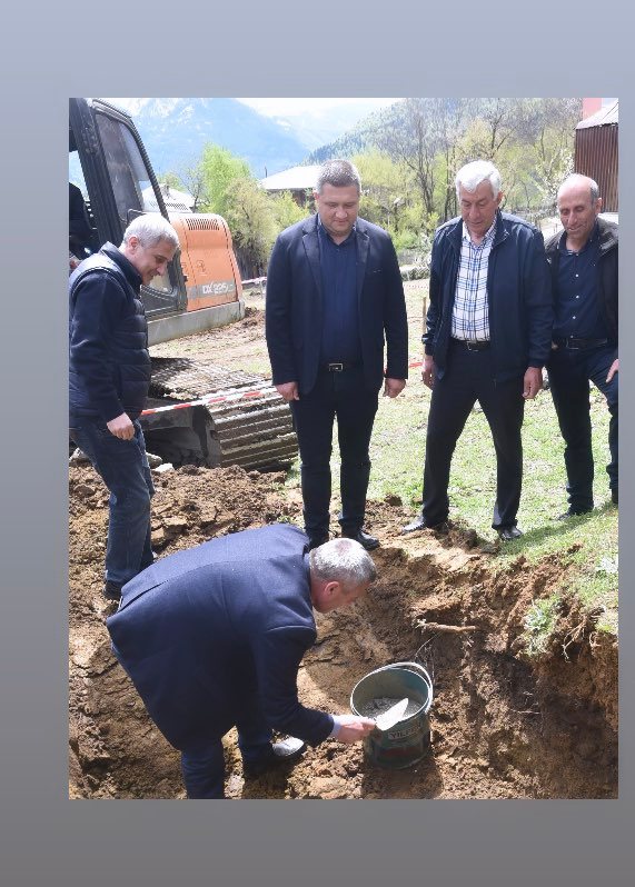სპორტის სასახლის საძირკველში დუღაბი ჩაასხეს