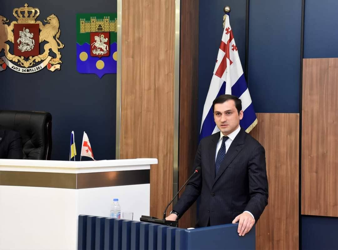 მთავრობის თავმჯდომარის ანგარიში – ხმაურისა და დაპირისპირების ფონზე