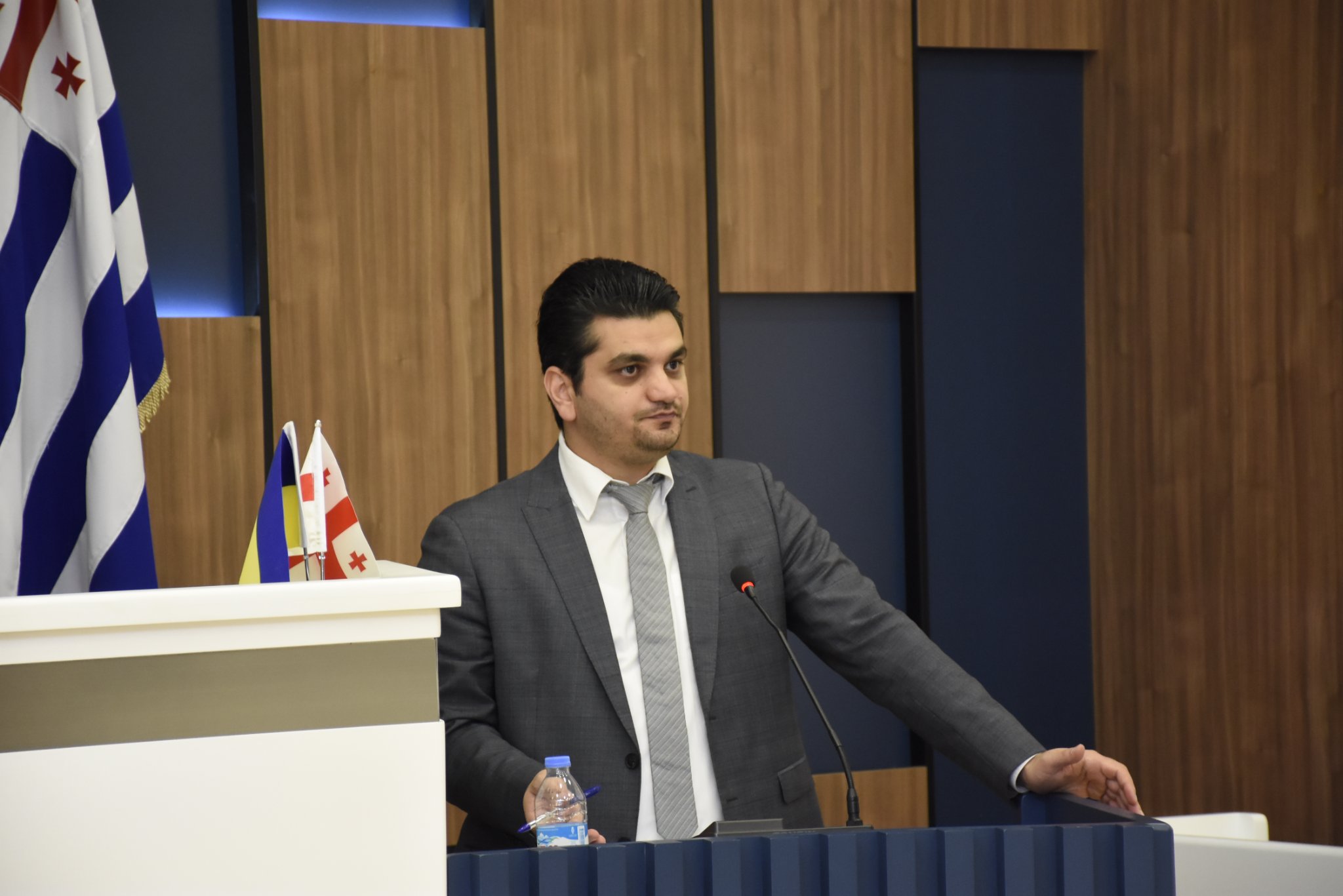 პლენარული სხდომა, რომელზეც ჯაბა ფუტკარაძეს მოუსმინეს, თითქმის 10 საათს გაგრძელდა