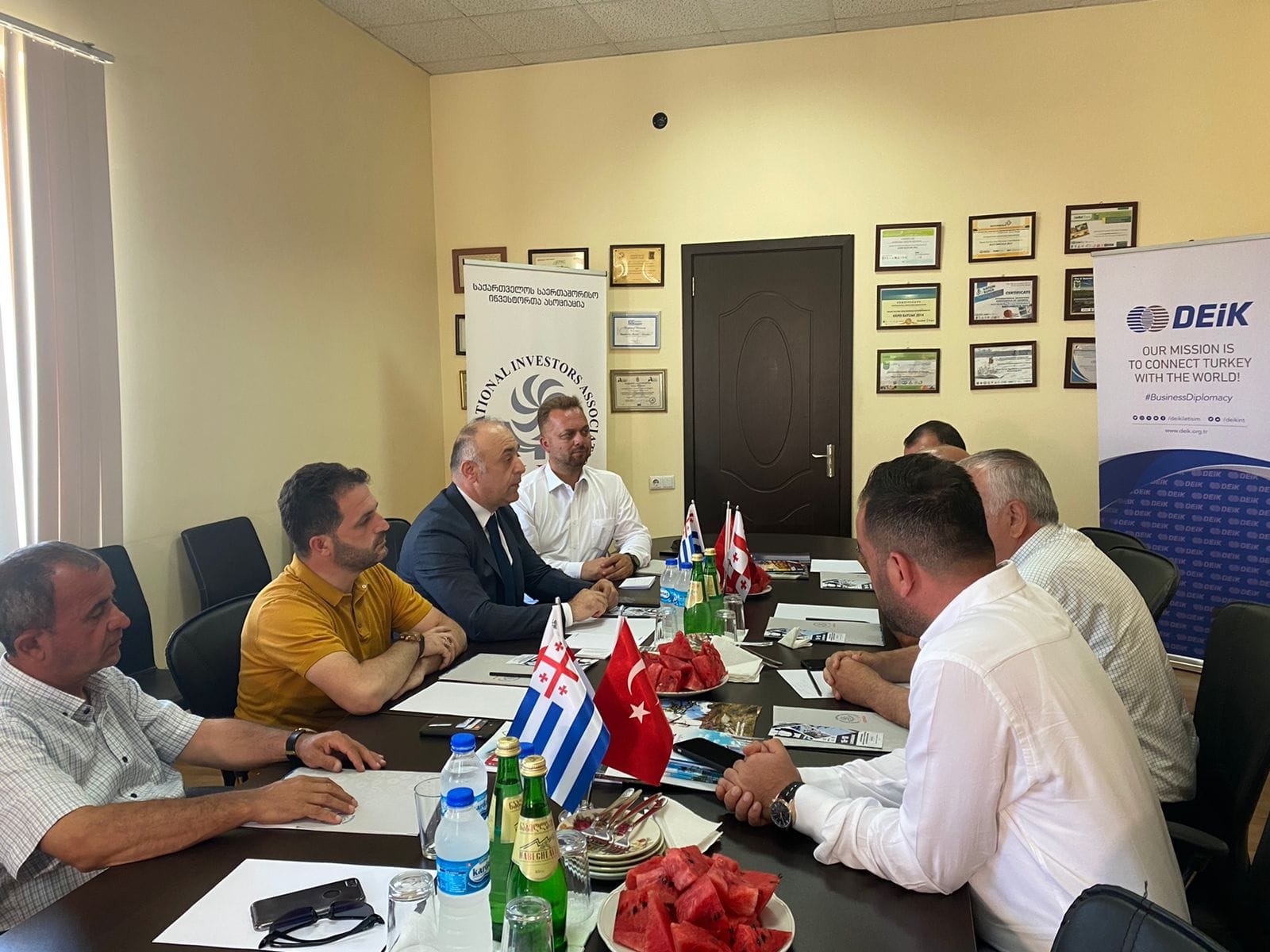 საქმიანი ვიზიტით – საქართველოში