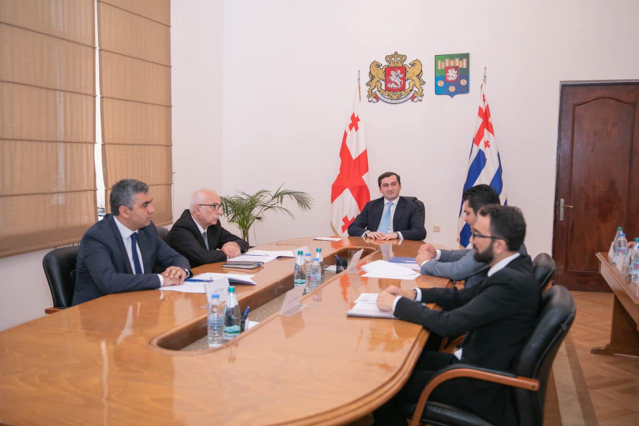 თორნიკე რიჟვაძე: ერთ-ერთი მთავარი გამოწვევა ბათუმისთვის ავარიული სახლები და ამ სახლებში მცხოვრები 3000-ზე მეტი ოჯახის მდგომარეობაა