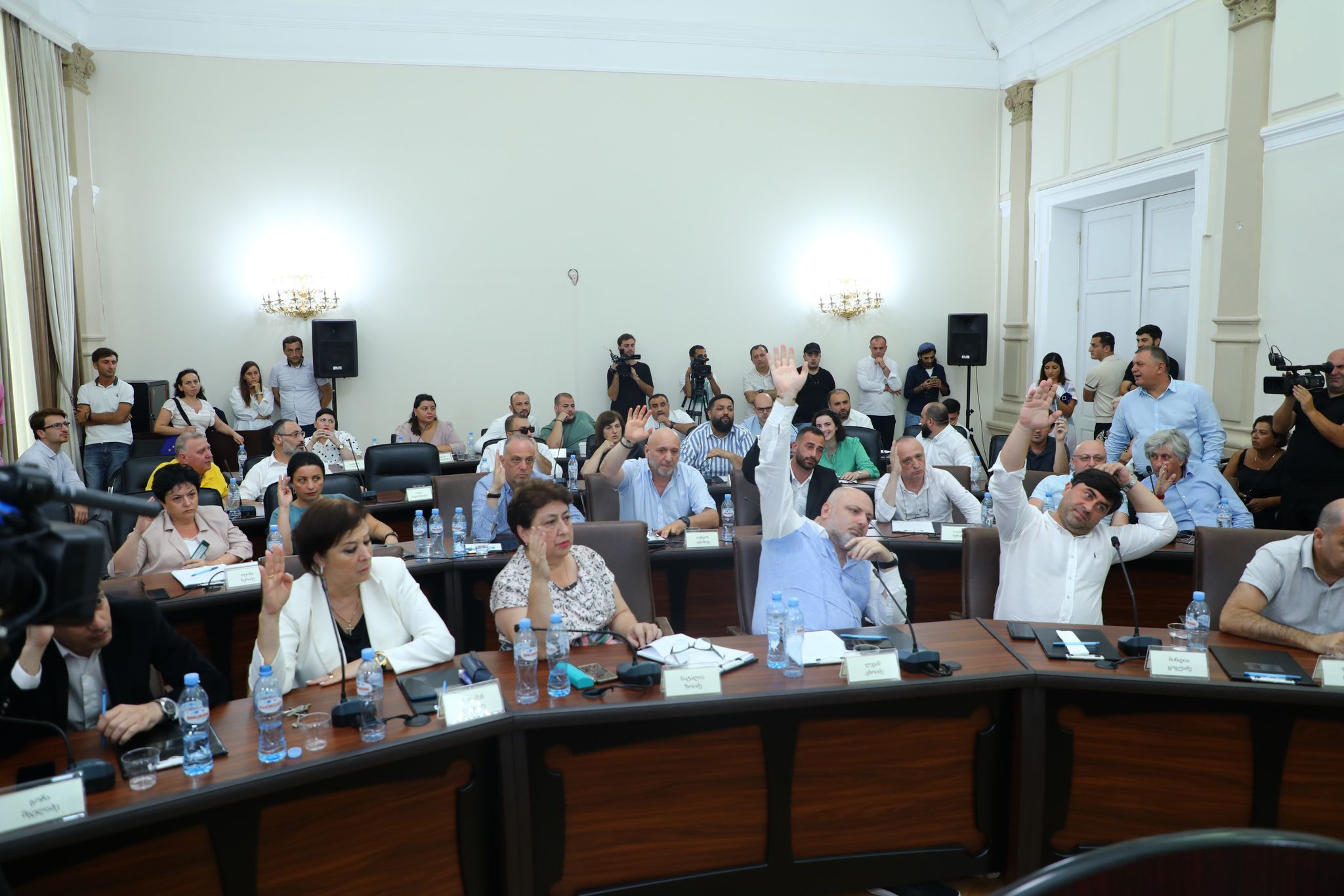 ,,ამბასადორი” შეუსაბამო შენობების ჩამონათვალიდან ამოიღეს