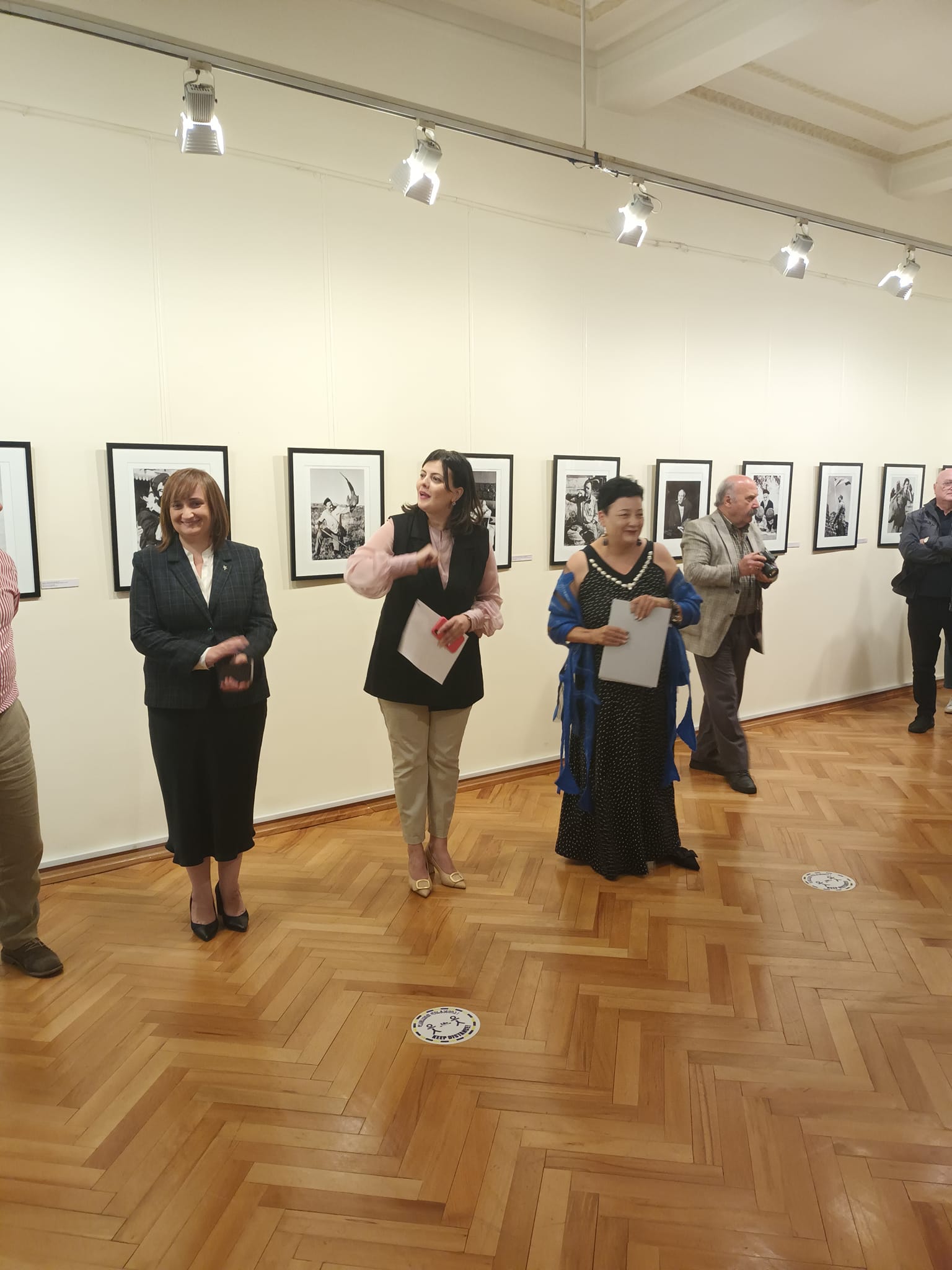 ,,რობერტ კაპას ობიექტივში” – ამ სახელწოდების ფოტოგამოფენა ბათუმში 10 ოქტომბრამდე გაგრძელდება