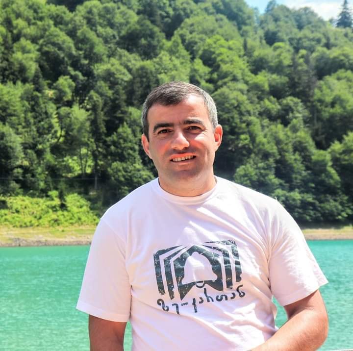 ,,ზე-კართან” – ლიტერატურაში მოგზაურობის, სიხარულისა და შემეცნების ათწლიანი თავგადასავალი