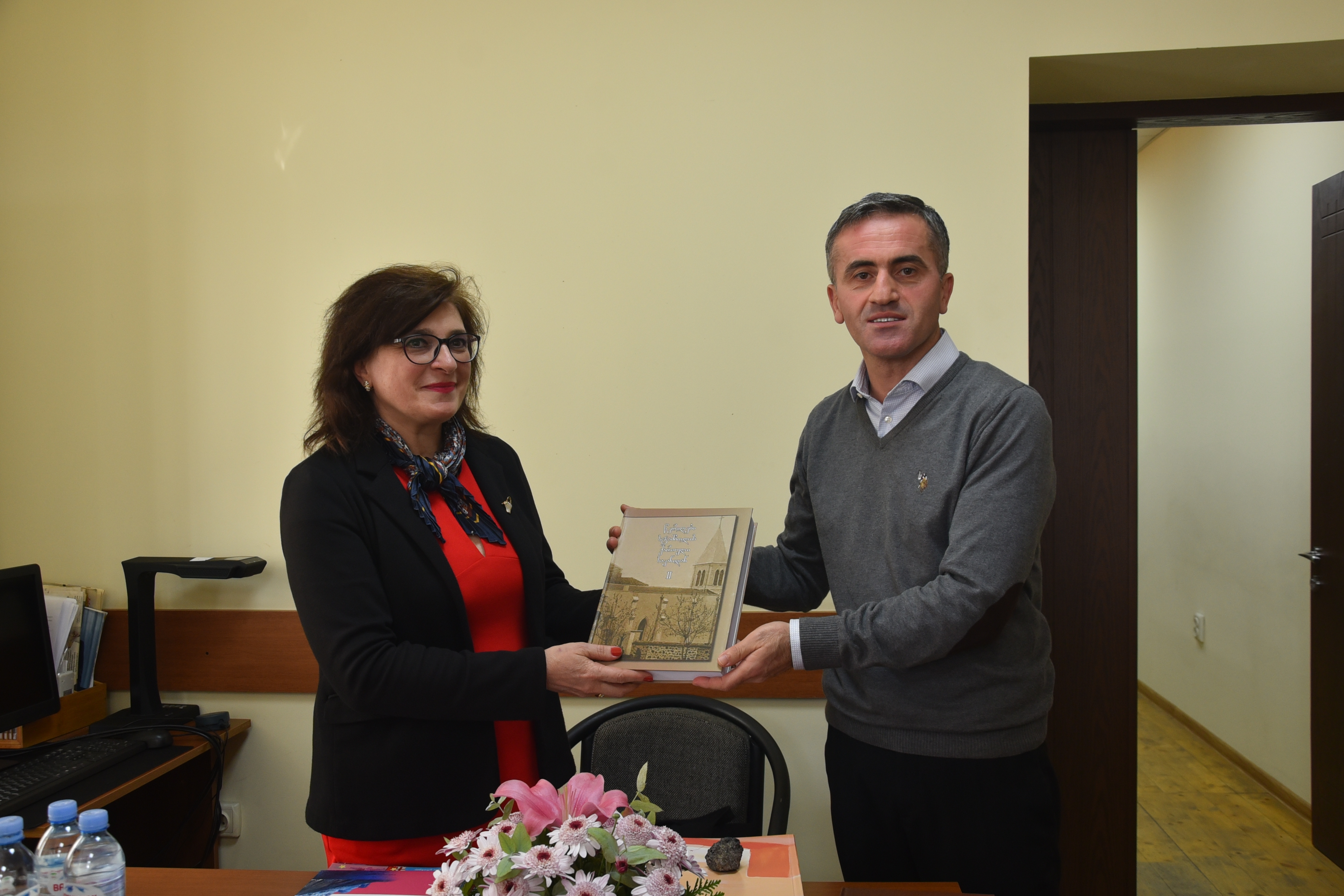 შეხვედრა მწერალსა და მთარგმნელთან