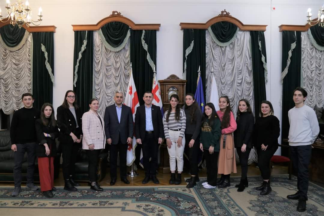 პედაგოგის პროფესიის პოპულარიზაციისთვის