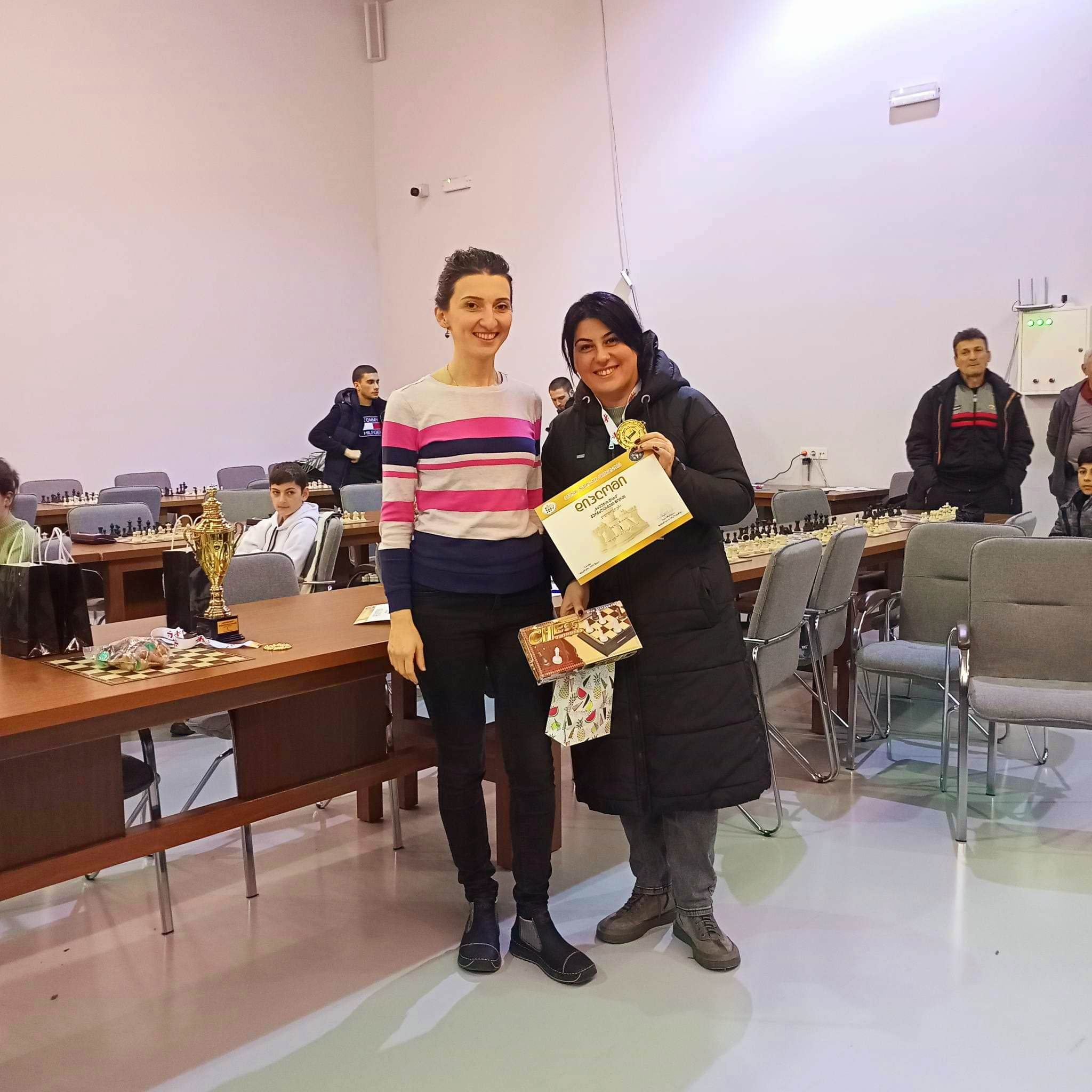 ჟურნალისტები და … ჭადრაკი
