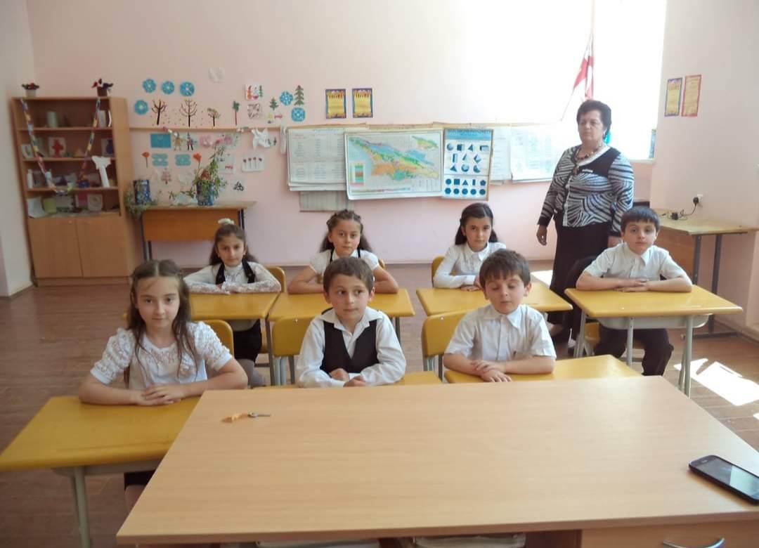 ნახევარი საუკუნე – სკოლაში