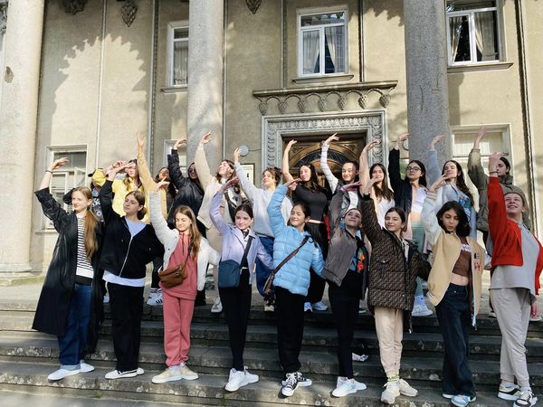 ბათუმის კლასიკური ბალეტის სკოლა მშობლიურ ქალაქში ჯილდოებით სავსე ,,ხურჯინით” დაბრუნდა