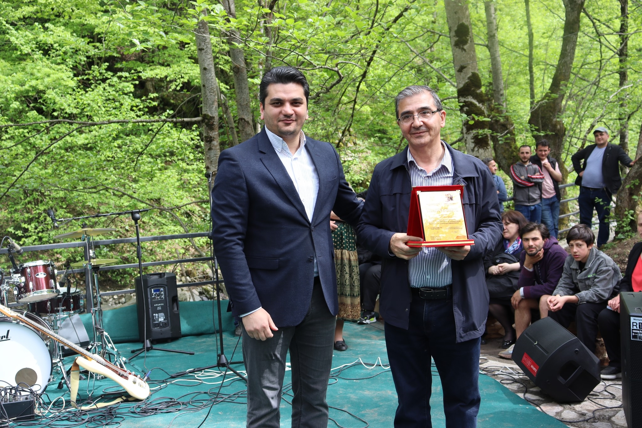 ,,ქვეყნის სიყვარულია კანონების, ტრადიციების პატივისცემა”
